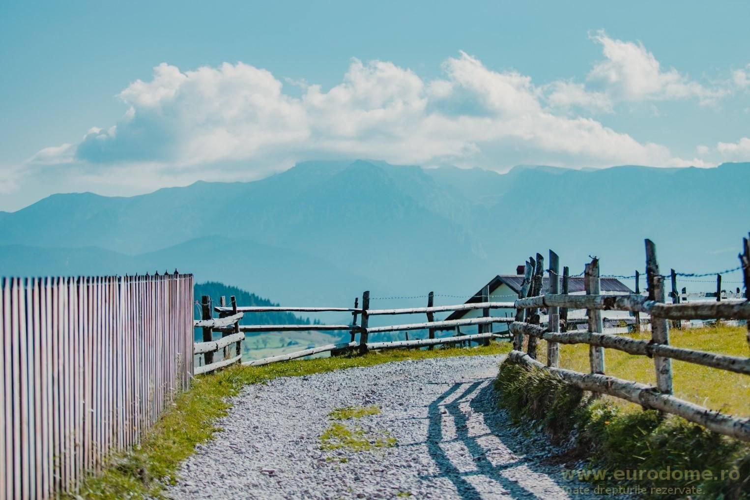 Exclusivitate - casa rustica, priveliste deosebita, 45 km de Brasov - Poză 3