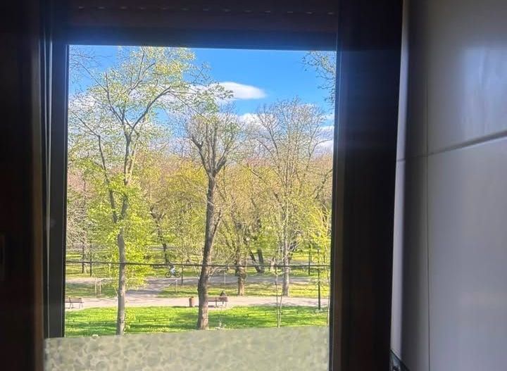 De inchiriat apartament cu 2 camere, etaj 2, Gradina Publica, 400 euro - Poză 2
