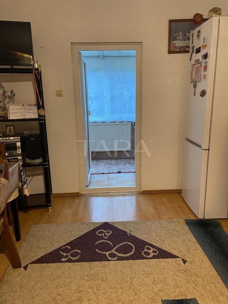 Apartament spațios cu 3 camere,  central Apahida. - Poză 3