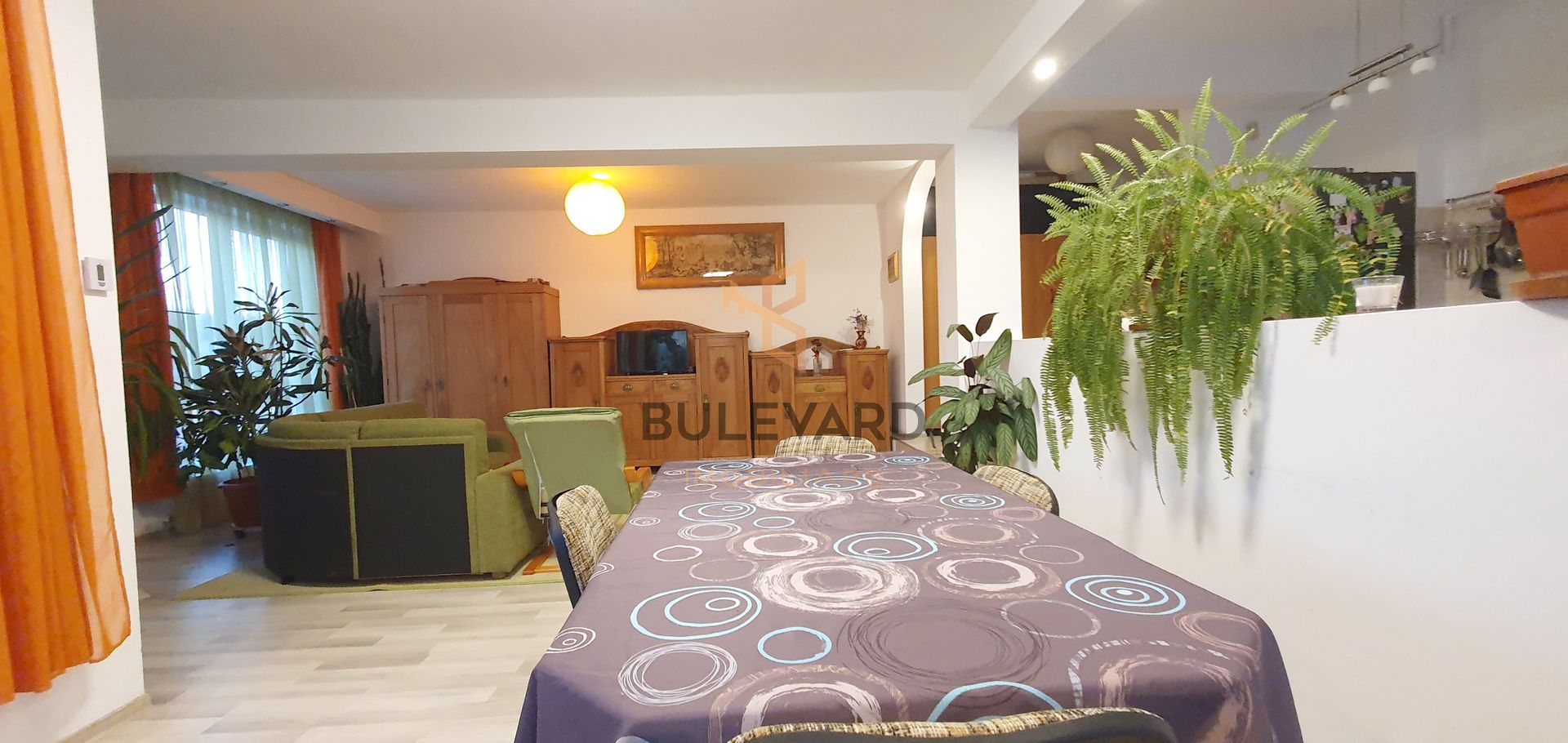 Apartament deosebit cu 4 camere/117 mp/zona strazii Eroilor! - Poză 2