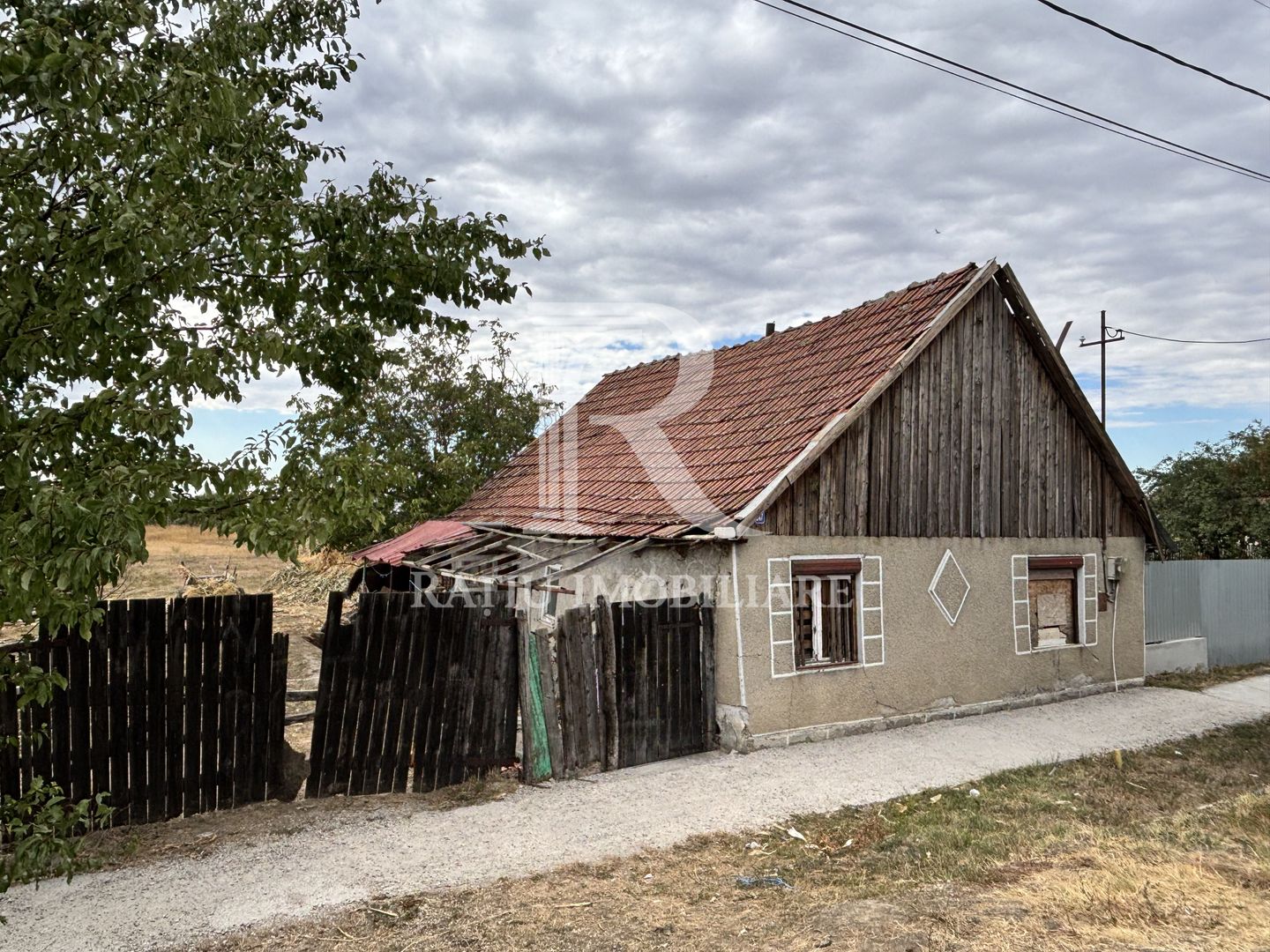 Casa demolabila | Teren 2800 mp | Avram Iancu | Bihor - Poză 1