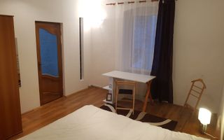 Apartament cochet, ultracentral – ideal pentru locuit sau investiție - Poză 4