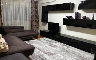 Apartament 3 camere, decomandat, zona Lunei - Poză 1