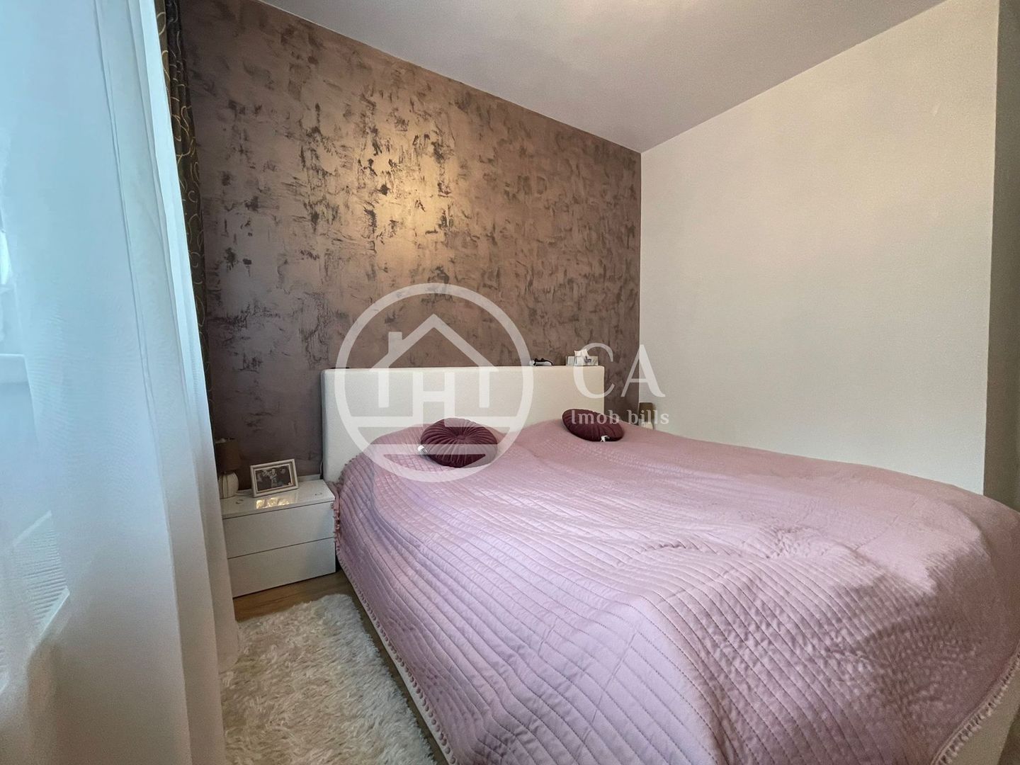 Apartament LUX de vanzare cu 3 camere în zona Calea Aradului, Oradea - Poză 2