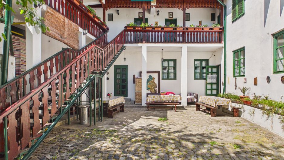 Pensiune 18 Camere cu Restaurant - Cetatea Oradea - Poză 1