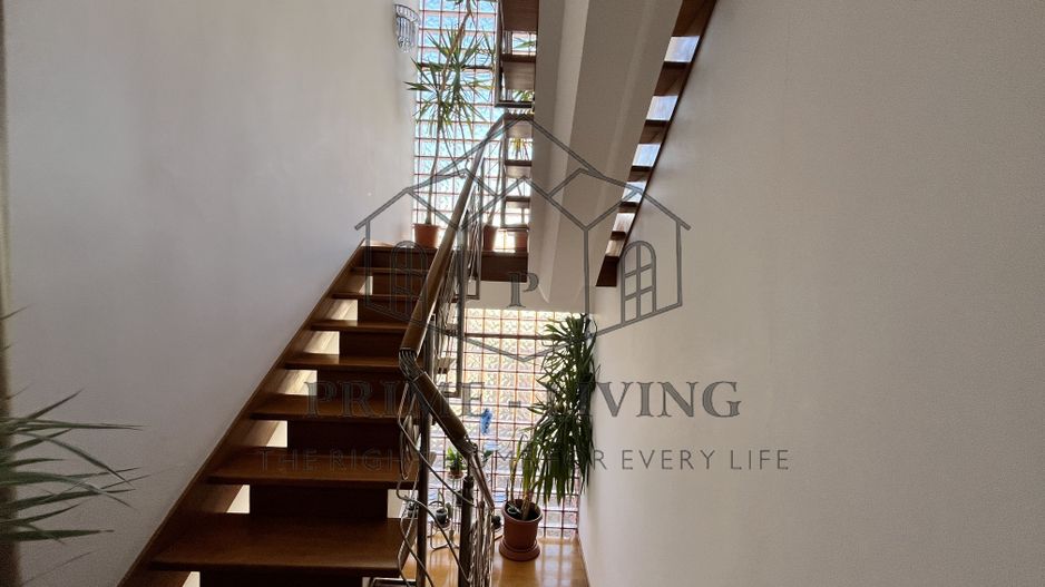 VILA CU 7 CAMERE IN COMPLEX REZIDENTIAL IN IANCU NICOLAE - Poză 14