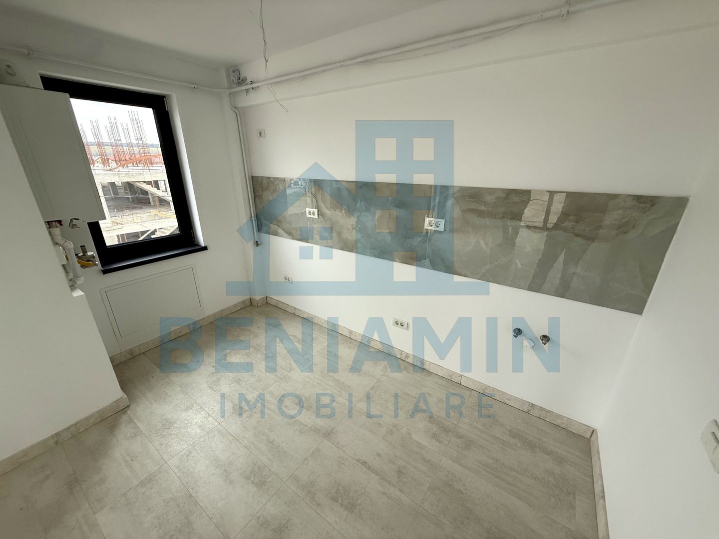 2 camere etaj 2 - 57mp - bloc nou - parcare - Ford -centrala - Poză 3