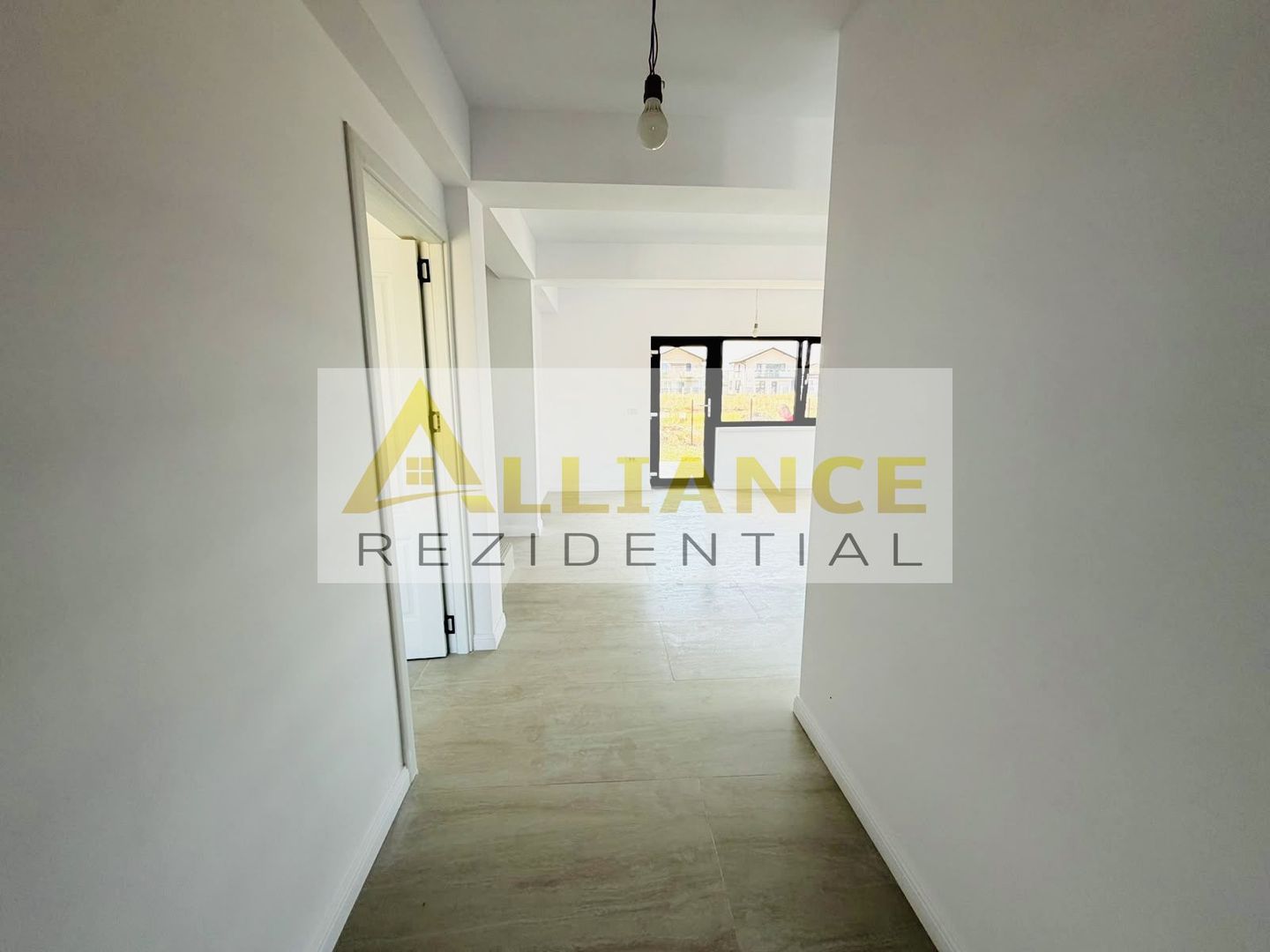 Casa individuală , 4 camere , 3 băi , 135 mp utili ! - Poză 3