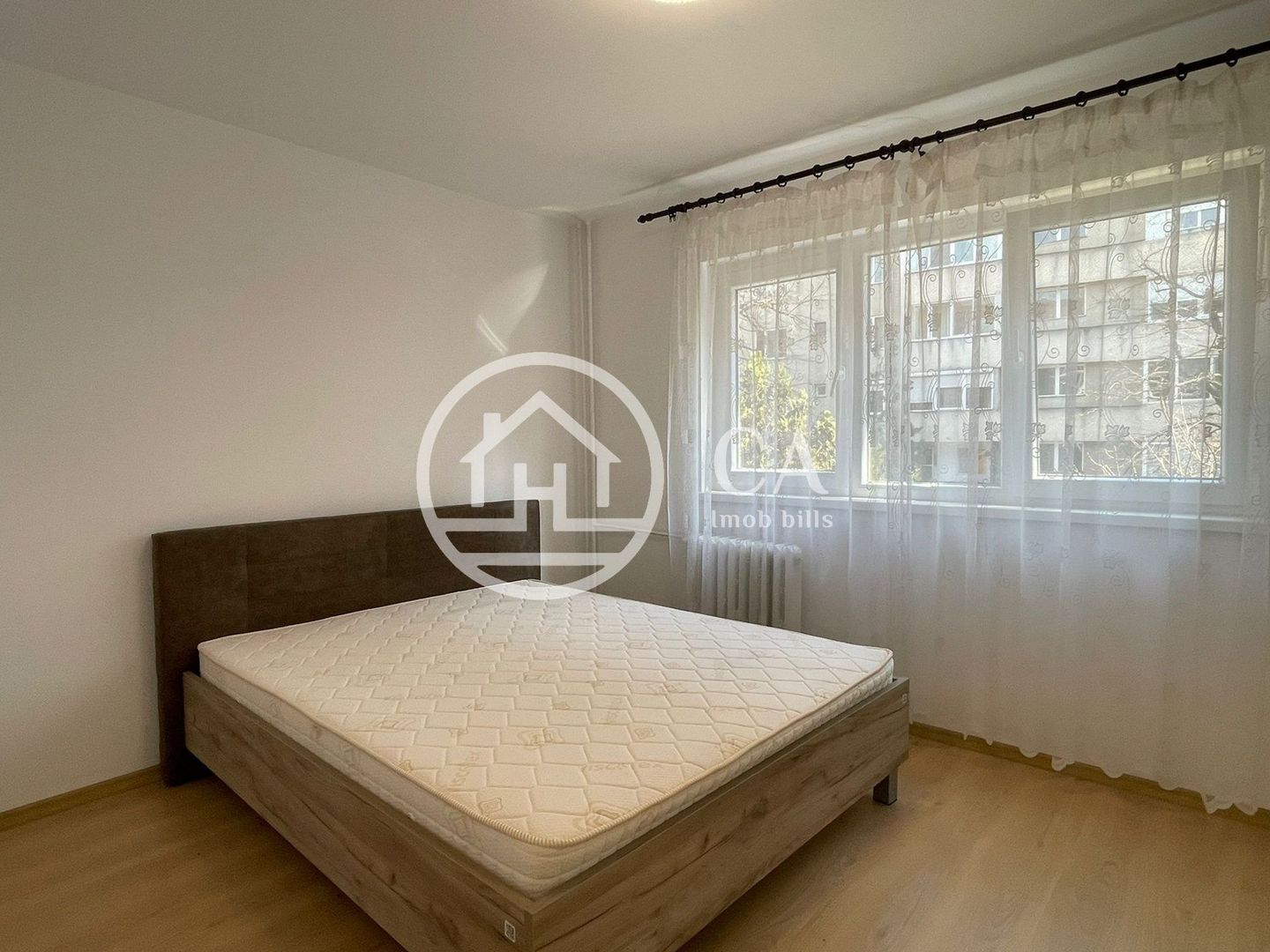 Apartament de închiriat cu 2 camere in zona Rogerius, Oradea - Poză 1