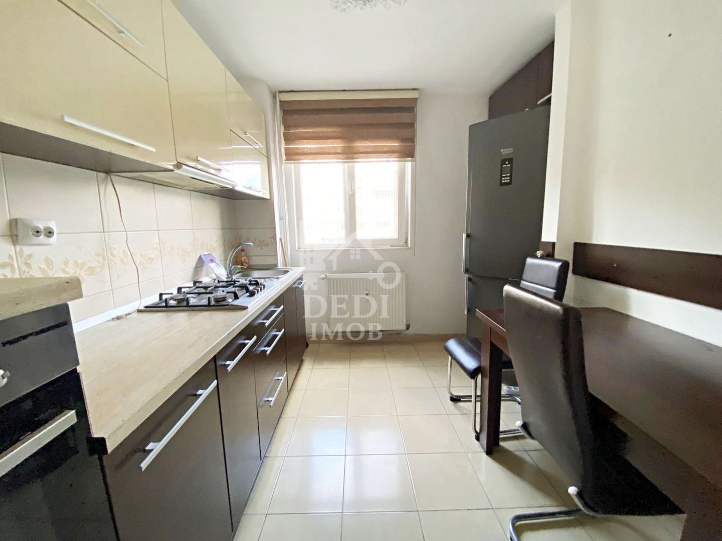Apartament cu 3 camere de vanzare zona Bulevardul Dacia, Oradea - Poză 8