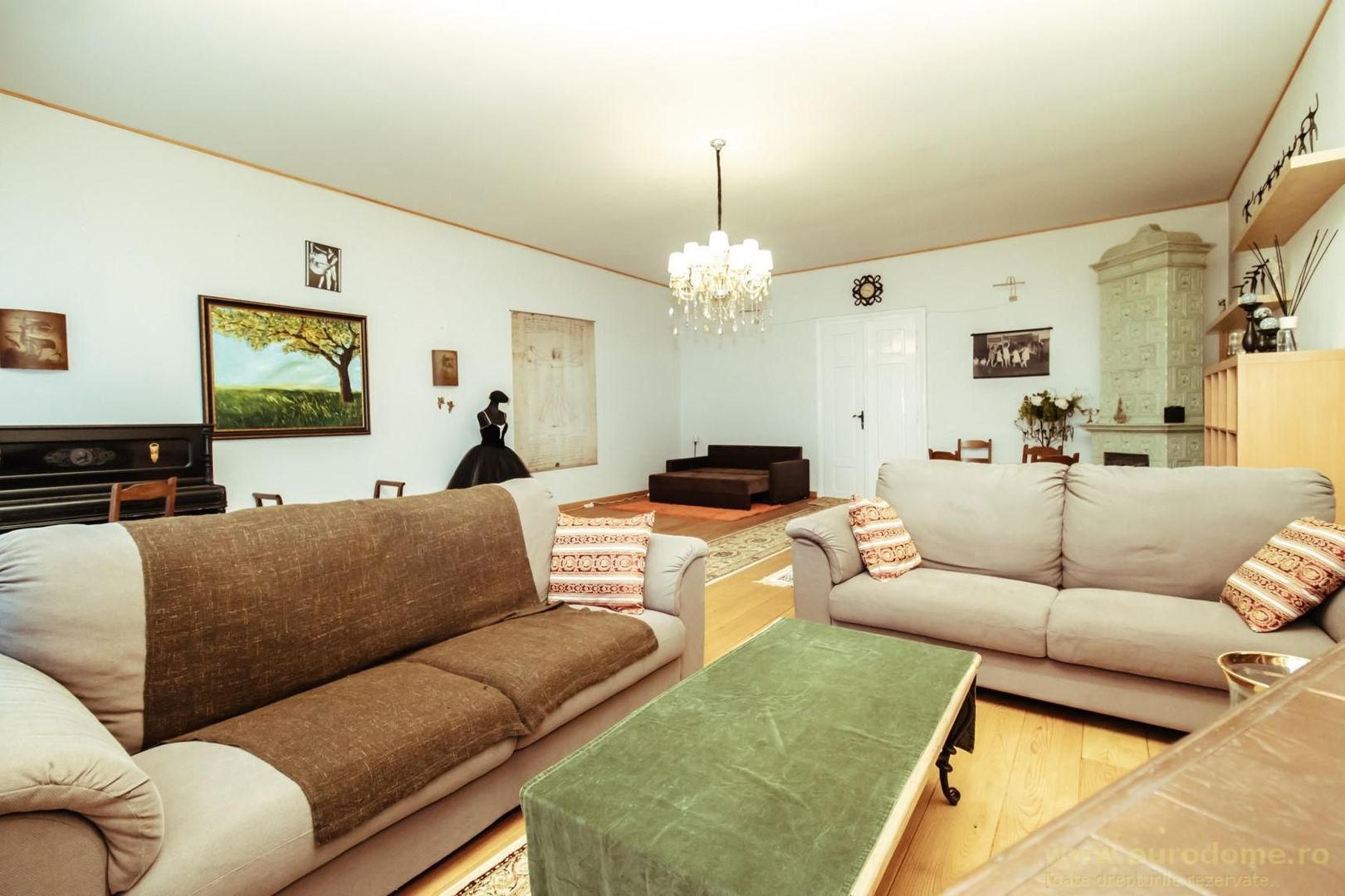 Piata Sfatului, apartament  deosebit, luminos, cu priveliște frumoasă - Poză 4