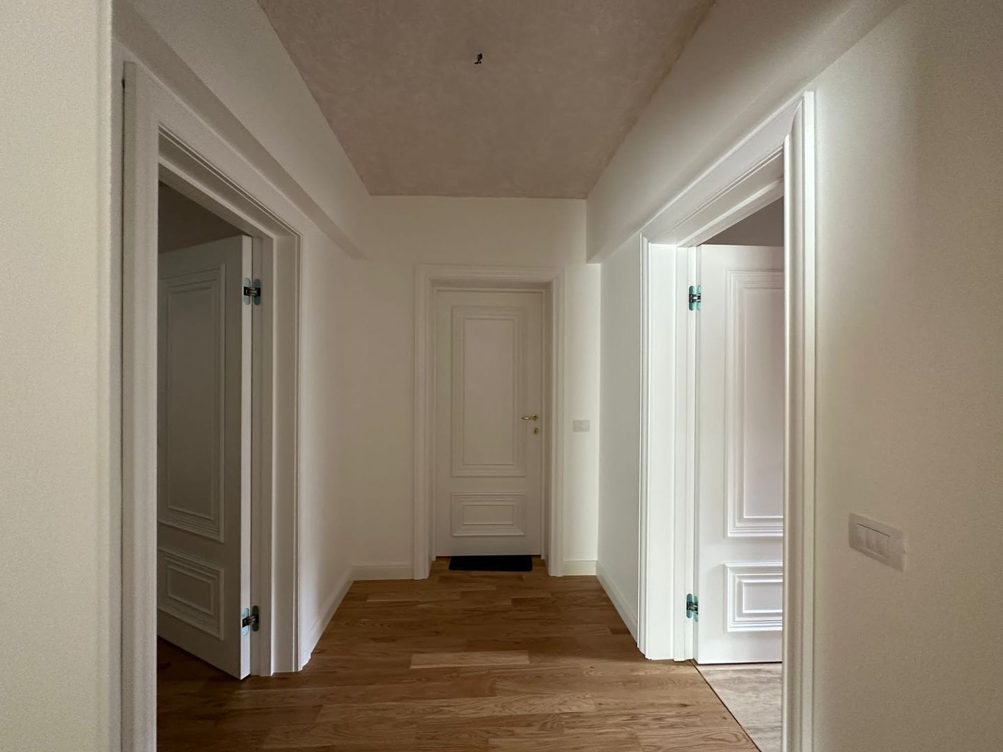 Vila Eleganta cu Piscină și Finisaje Premium în Zona Rezidentiala Iancu Nicolae - Poză 9