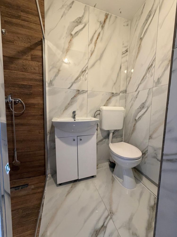 Închiriez casă individuală spațioasă 5 camere ( 200mp ) compusă din 2 apartamente cu intrare separată - Poză 7