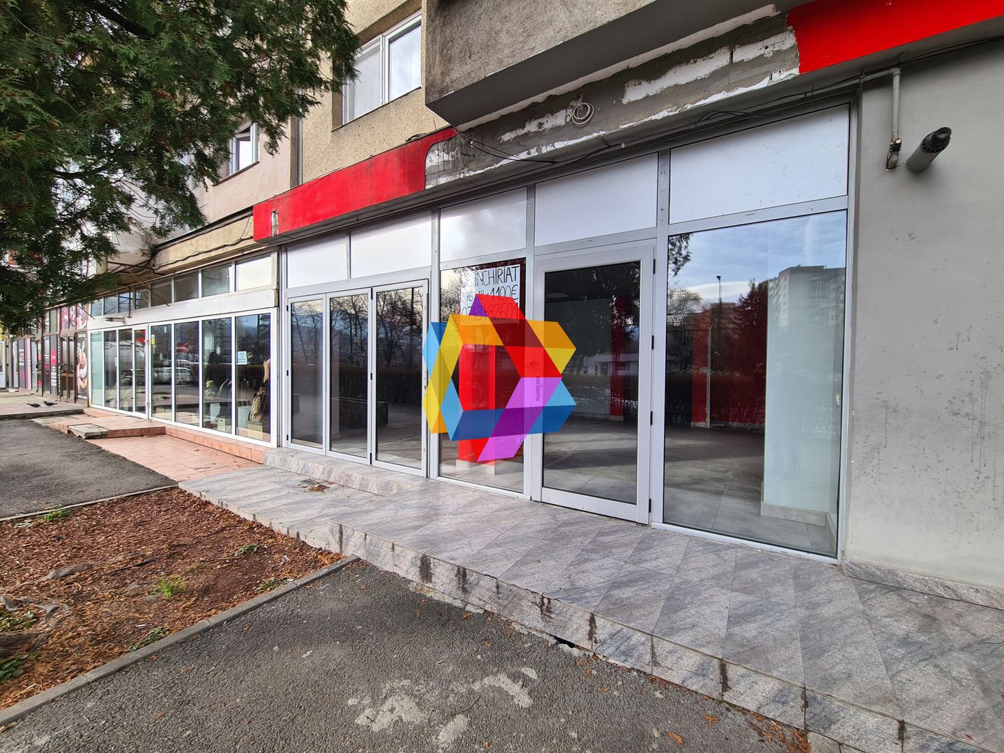 Spatiu comercial de închiriat Brasov - 78 mp  # spatii-comerciale-brasov.ro - Poză 3