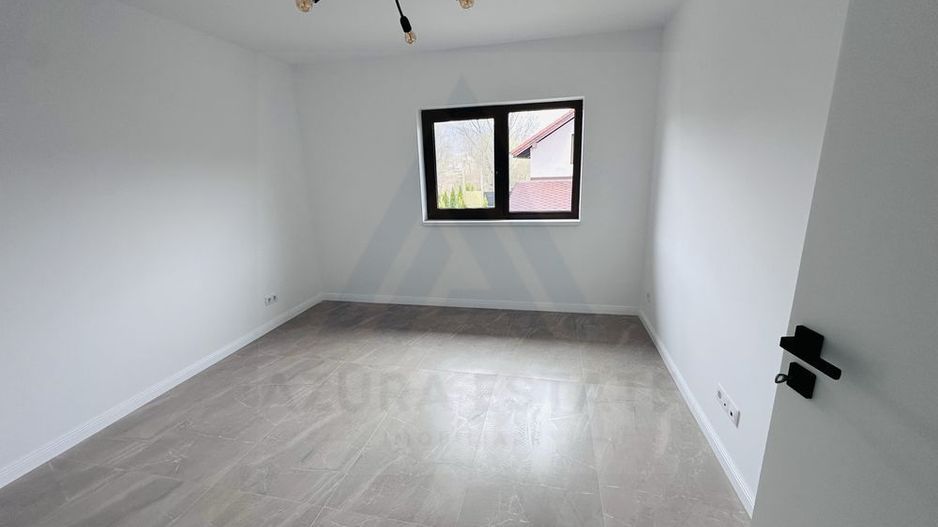 Casă premium complet utilata 5 camere 3 bai teren 427 mp în Cisnădie - Poză 2