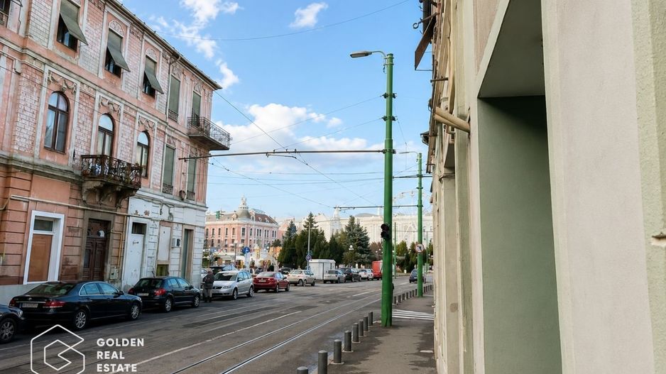 Spatiu comerical central, acces stradal, locatie exceptionala - Poză 7