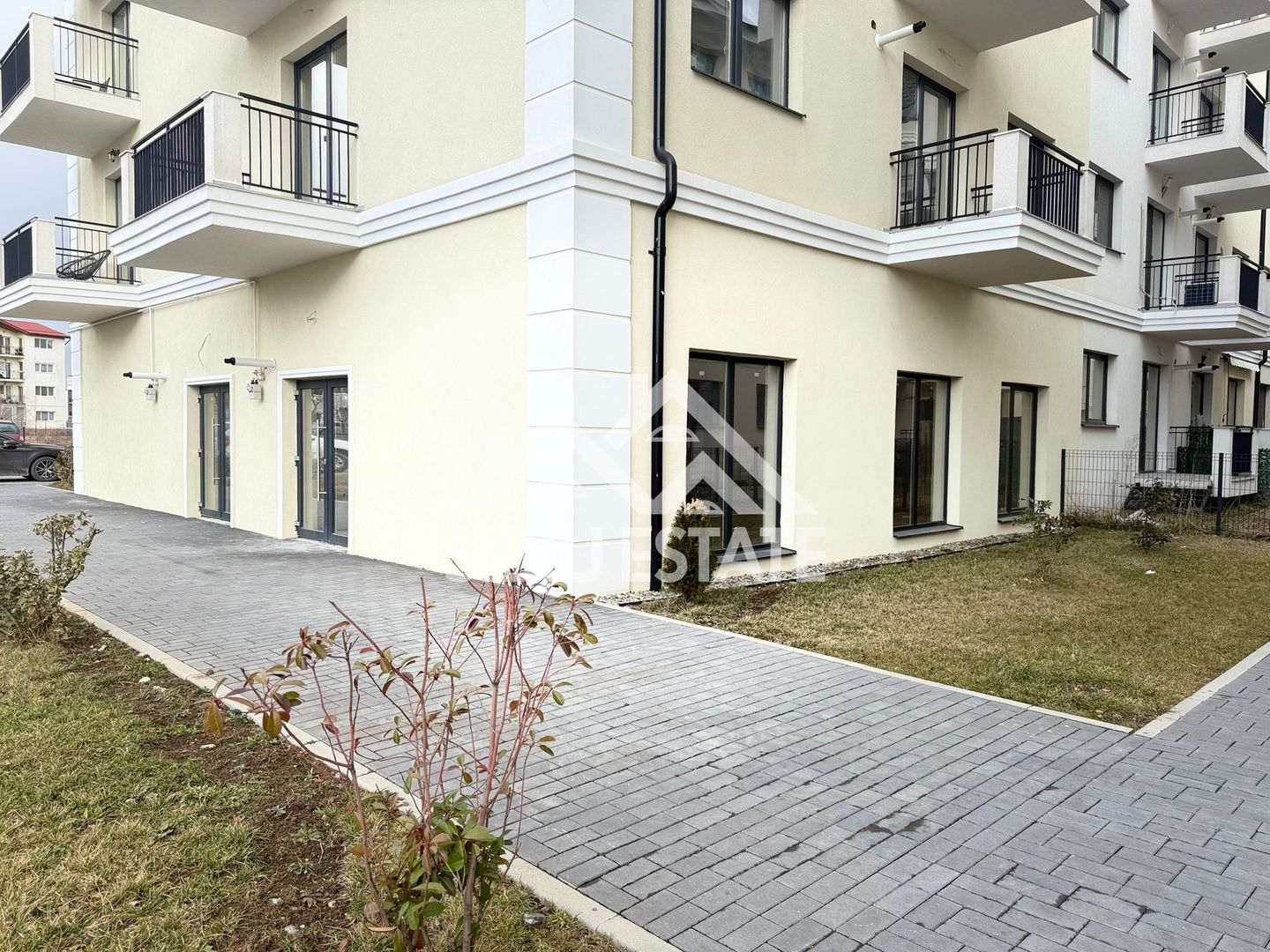 Spatiu comercial nou 66 mp cu teren propriu 41 mp si  2 locuri parcare - Poză 3