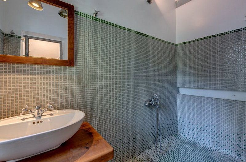 Etaj in vila ideal atelier, cabinet sau locuit, hub, activitati creative - Poză 11