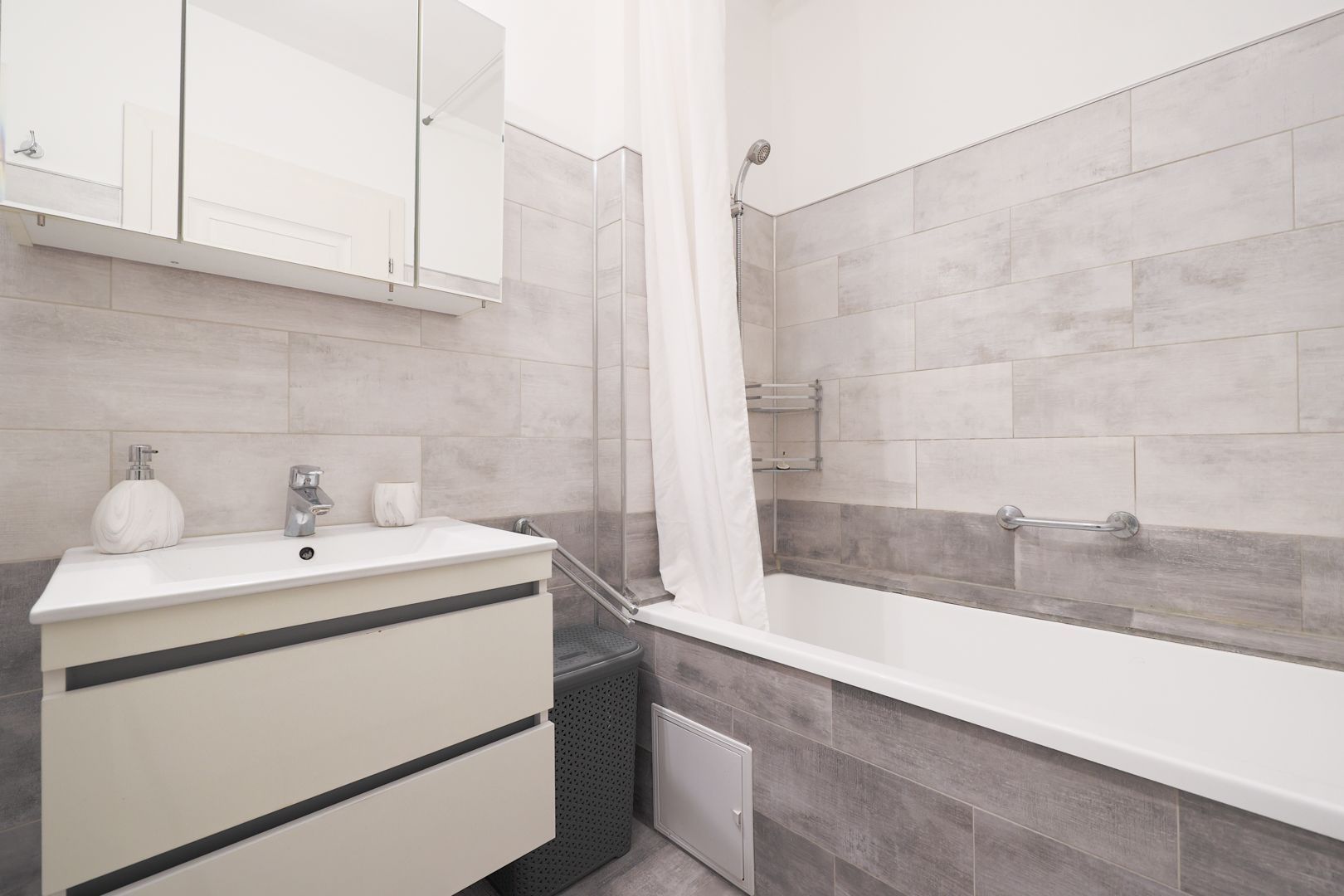 Locație exclusivistă! Apartament modern în Arad Plaza. - Poză 8