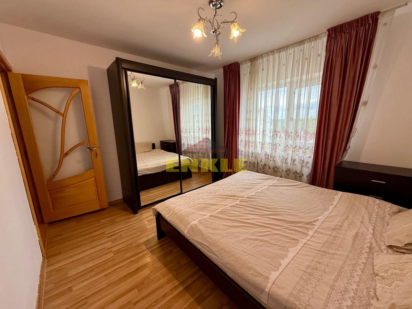 De vanzare apartament 2 camere decomandat - Poză 5