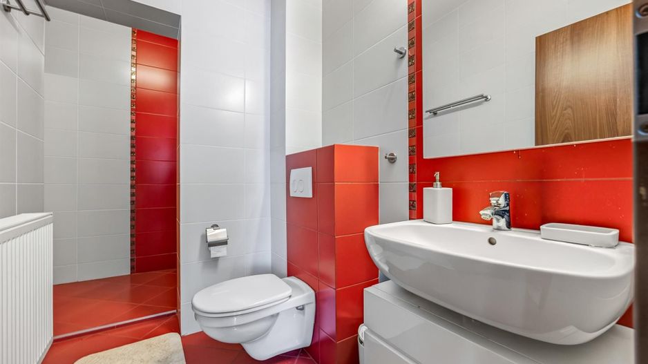 Casa pe 3 niveluri | Terasa cu priveliste | 3 parcari | Pozitie centrala - Poză 21