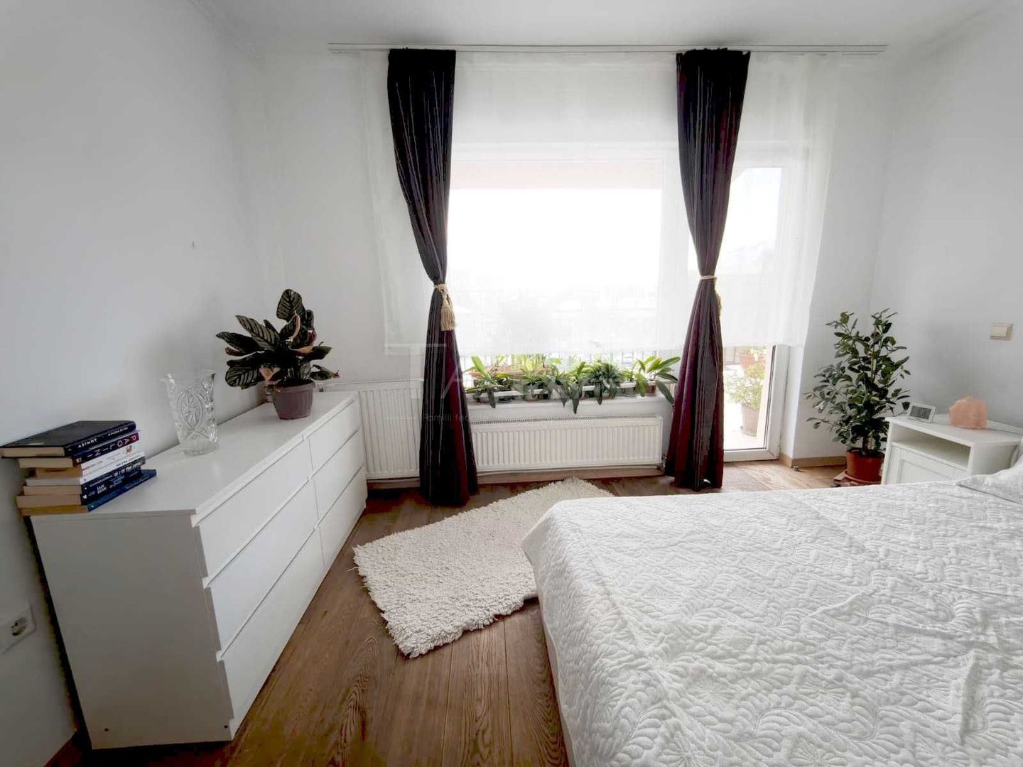 Apartament cu 4 camere, terasă de 105 mp, Între Lacuri. - Poză 3