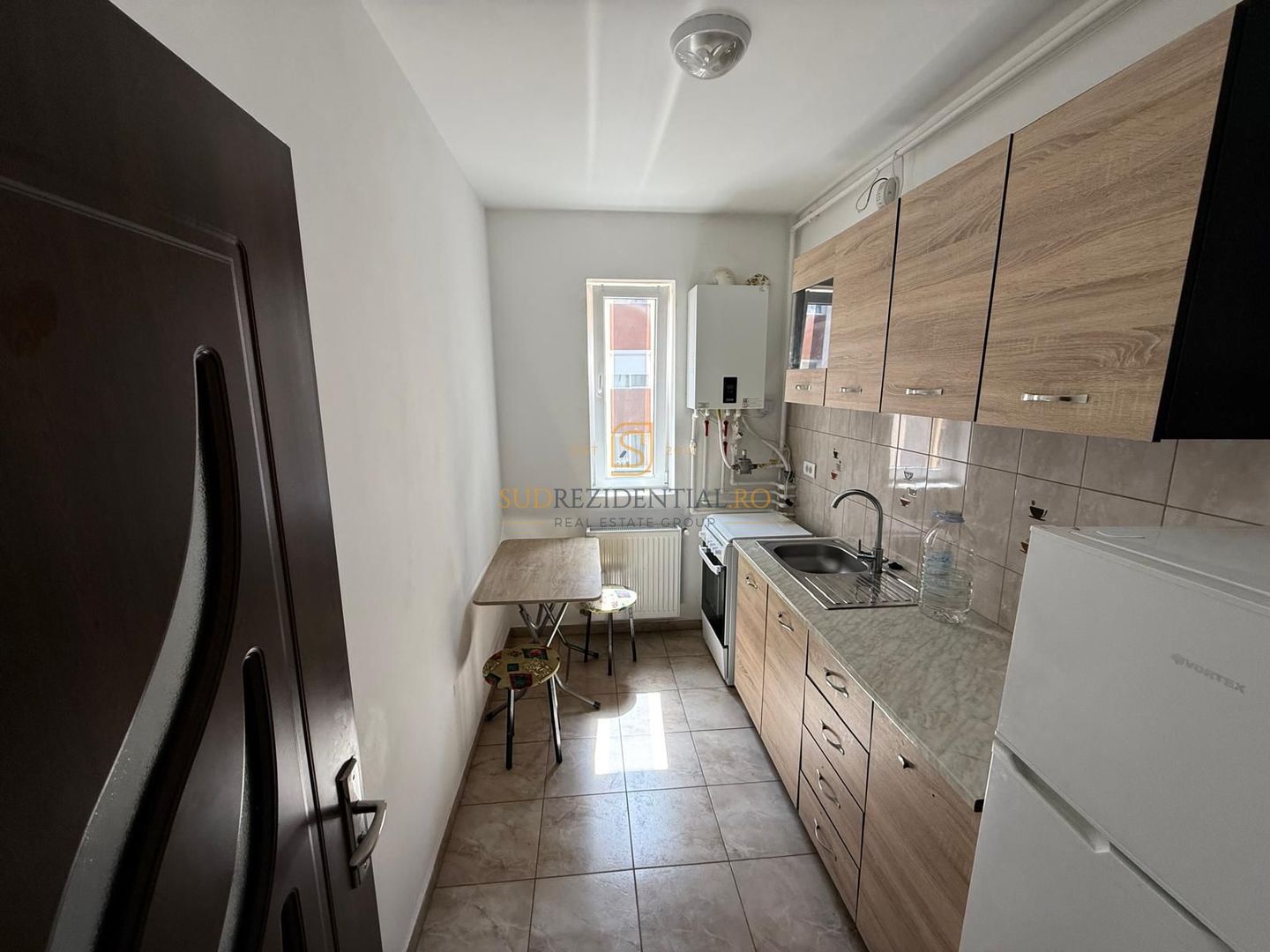 Garsoniera spatioasa, Drumul Jilavei, langa metrou Aparatorii Patriei - Poză 6