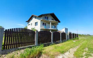Casă spațioasă cu terase panoramice și curte mare - Poză 6