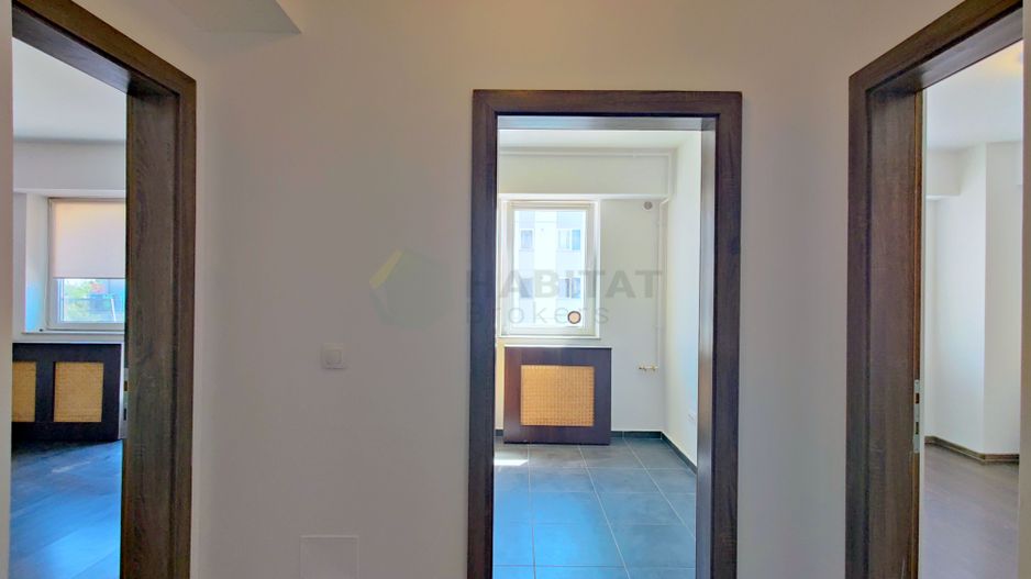 Decomandat, doua bai, loc de parcare in subteran, disponibil imediat - Poză 7