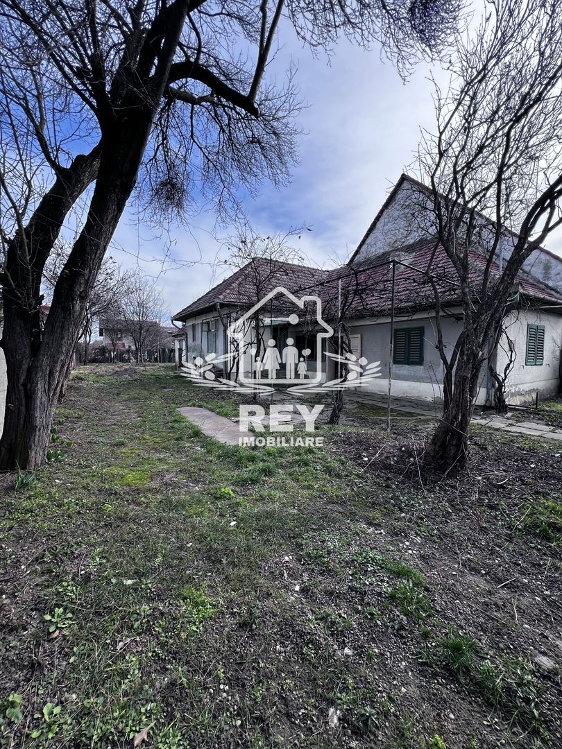 Cartier Lazaret - Teren de casa cu casă 568 mp - Poză 1