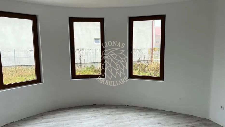 Casa 5 camere-3 balcoane-teren 500 mp-terasa-Beclean Baile Figa - Poză 1