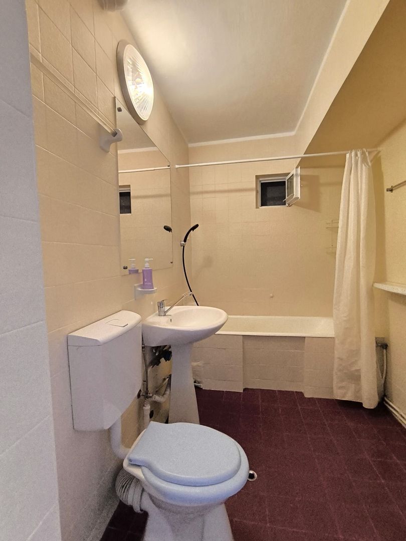 Inchiriere 4 camere Cipariu Centru - Poză 10