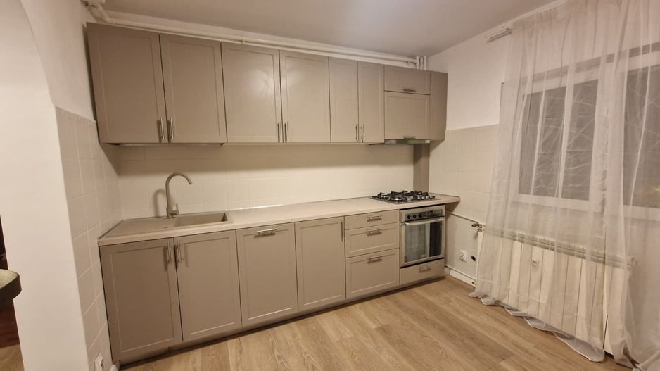 Apartament 3 camere renovat  1/8, 1990 dec. primul chirias - Poză 1