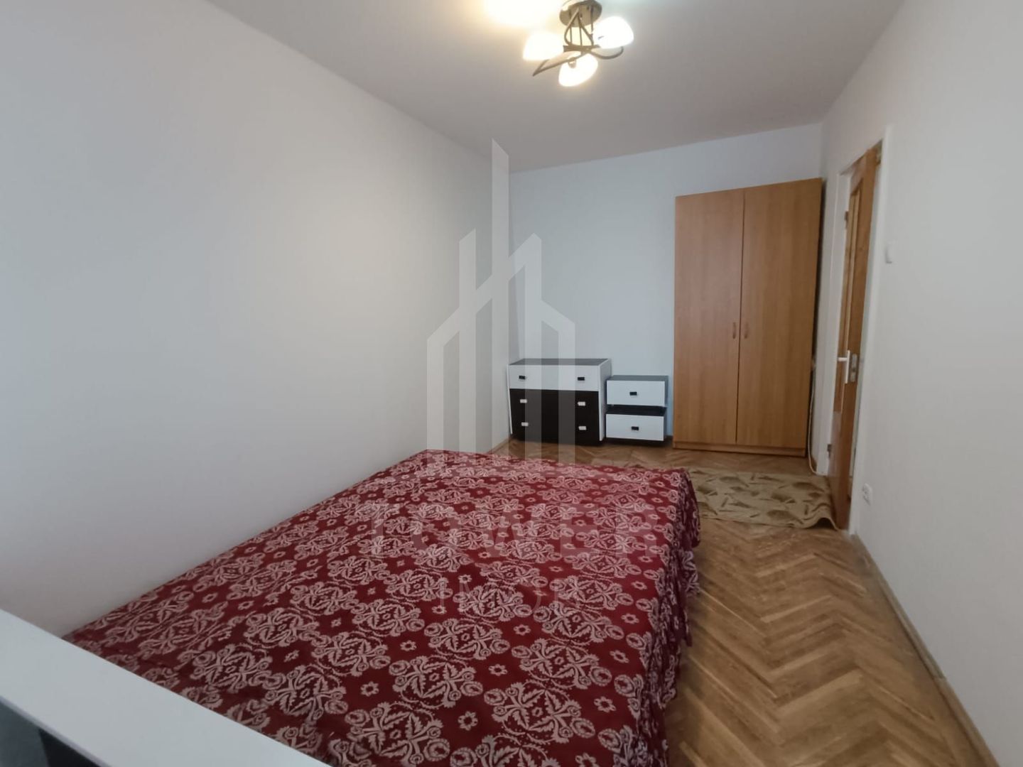 Apartament cu 2 camere spatios - Poză 2