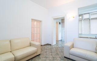Apartament central, spațios, ideal pentru familie numeroasă. - Poză 7