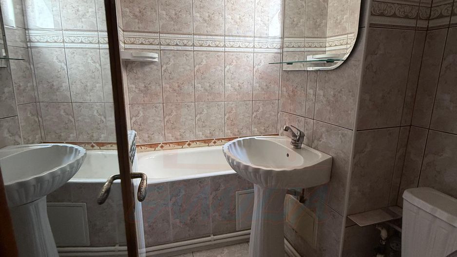 ✨De închiriat 3 camere, Micro 14, 300 Euro/luna - Poză 6