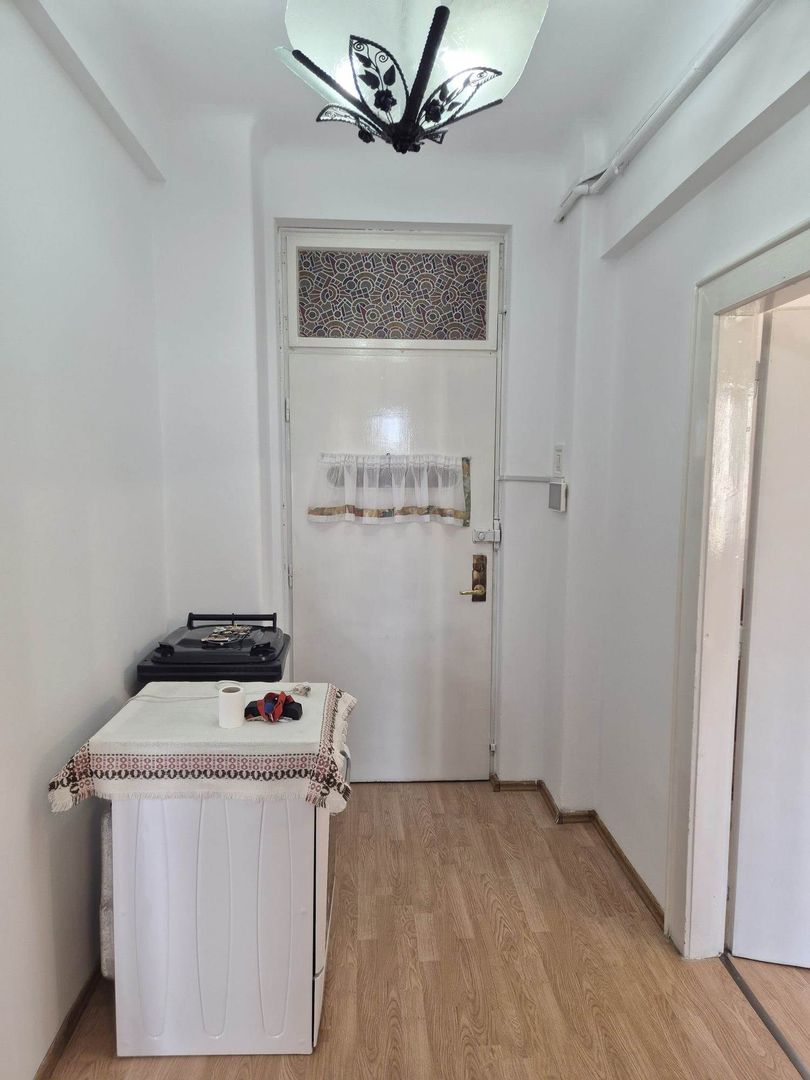 Garsoniera cu suprafata de 45mp,in zona centrala - Poză 6