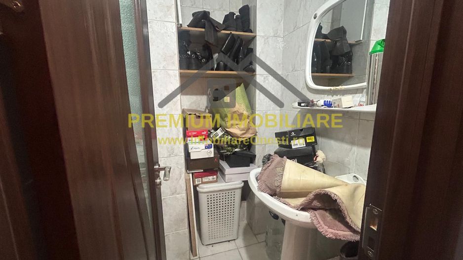 De vanzare Apartament 3 camere zona de jos - Poză 4