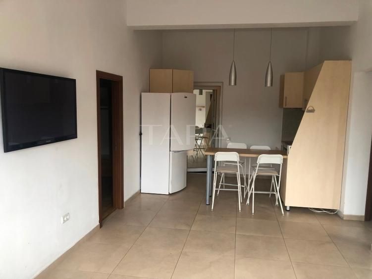 Apartament 3 camere parter vilă — Grigorescu, zonă liniștită. - Poză 1
