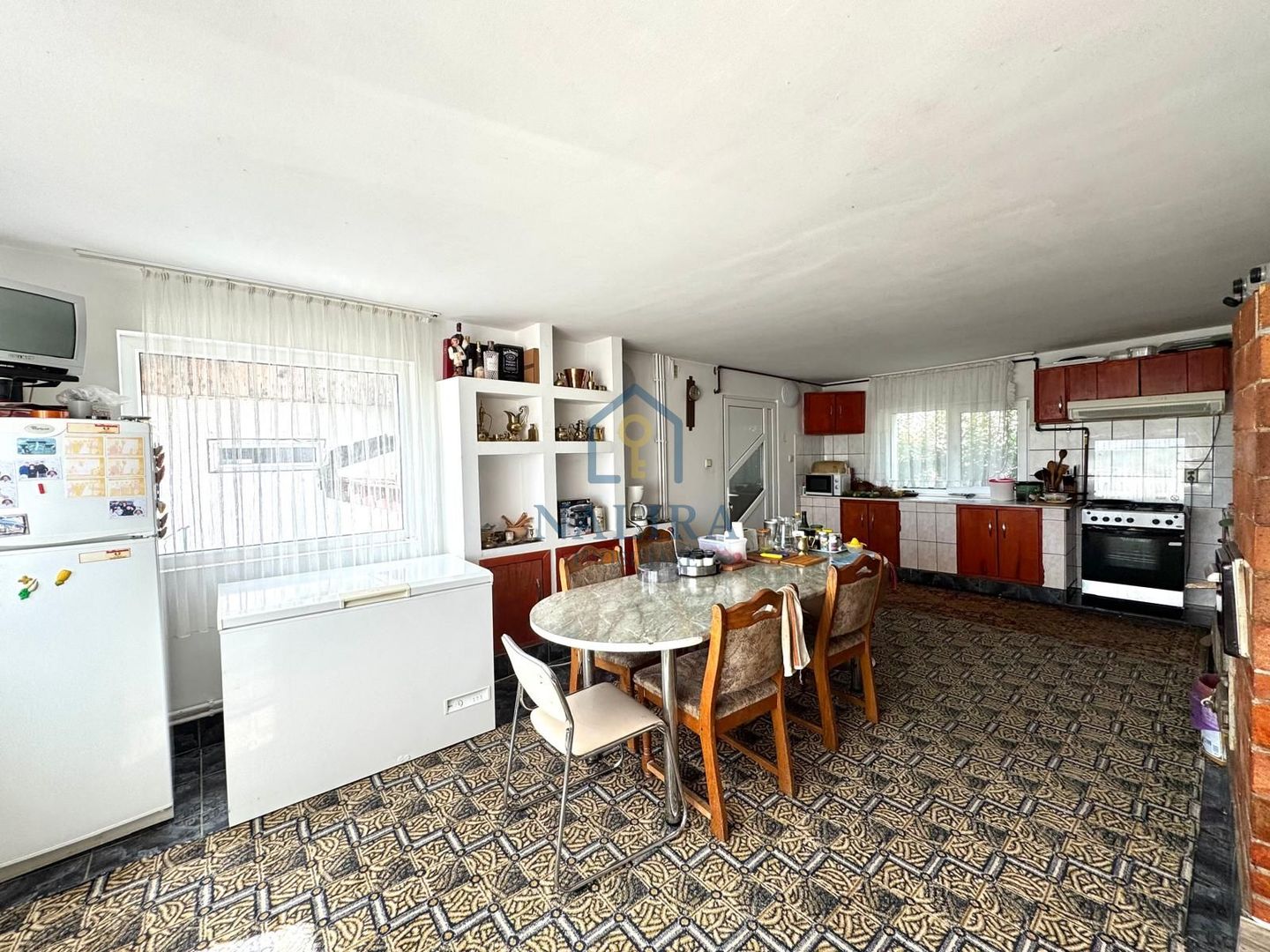 Casa spatioasa cu zona amenajata pentru ferma Cicarlau - Poză 8