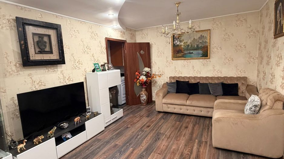 Apartament 4 camere de vanzare Crangasi - Poză 2