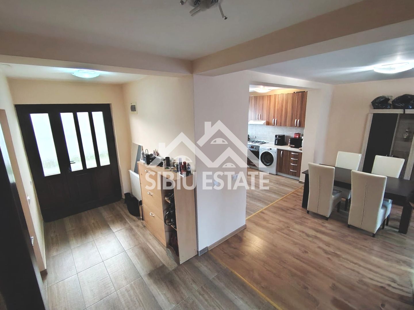 Casa de inchiriat Sibiu, 4 camere 2 bai - Poză 14