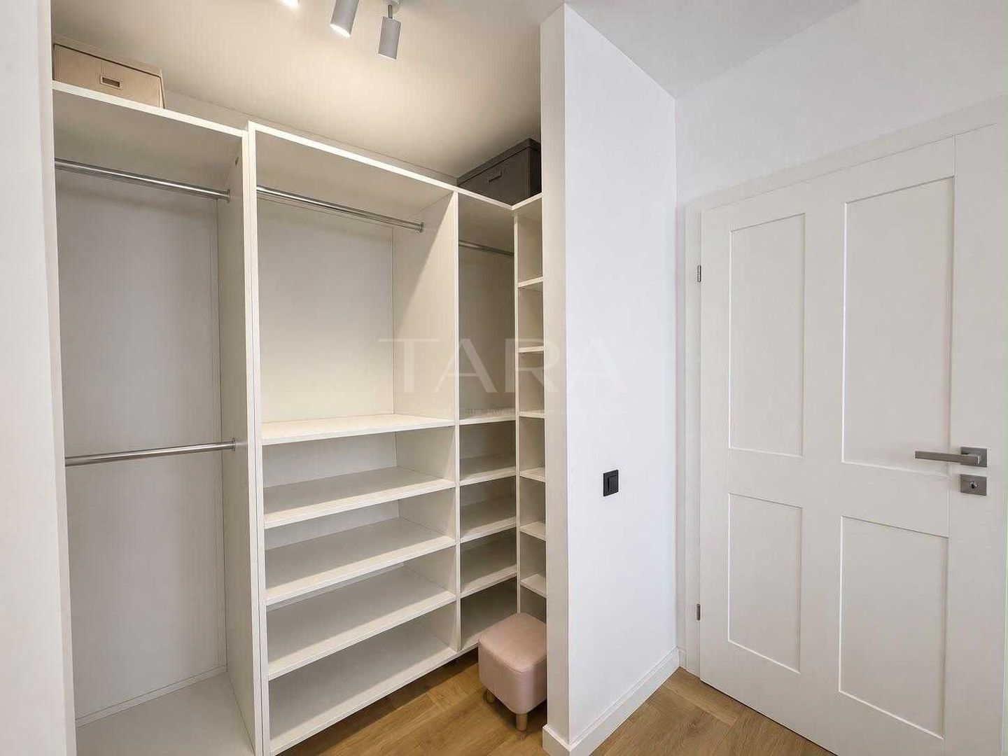 Apartament elegant cu 2 camere, ultrafinisat, Cluj-Napoca. - Poză 4