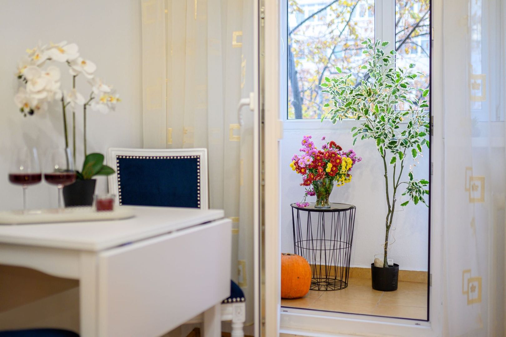 Inchiriez Garsonieră modernă, costuri mici, AC, balcon, 7 min metrou - Poză 5