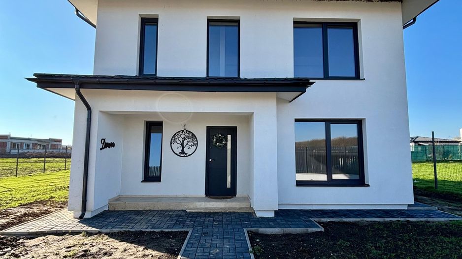 Vila pentru cei care vor spațiu, natură și acces rapid către București - Poză 2