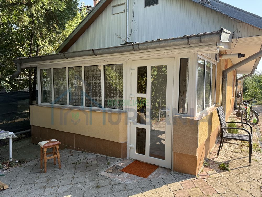 Casa cu o cameră, mobilată și utilată, de închiriat în Valea Adâncă - Poză 1