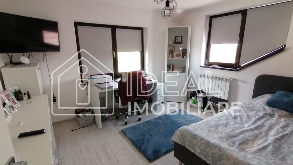 Casa moderna cu 4 camere, La  CHEIE in Poplaca - Poză 11