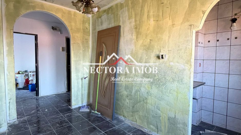 NECTORA IMOB-Apartament 3 camere, 2 bai, 3 balcoane, Zona Velenta,65mp - Poză 2