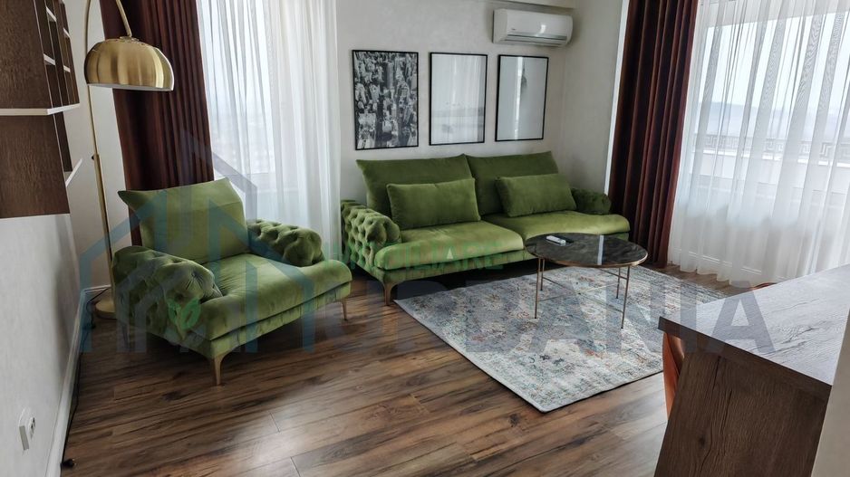 Apartament 3 camere, Royal Town, Copou - Poză 1