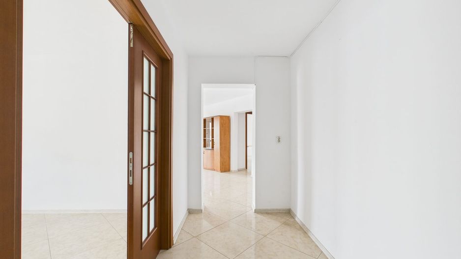Apartament cu 3 camere de vanzare - Spatiu versatil - Rond Alba Iulia - Poză 9